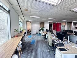 The Golden Landmark (D7), Office #502726511